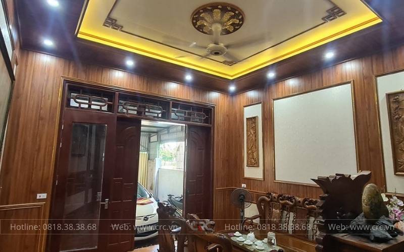 tran nhua gia go da lat cho phong khach crc (1)